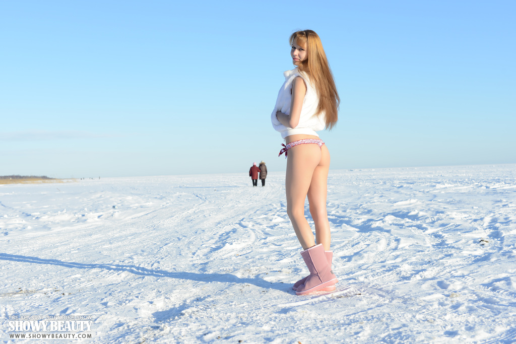 Nudity on the snow